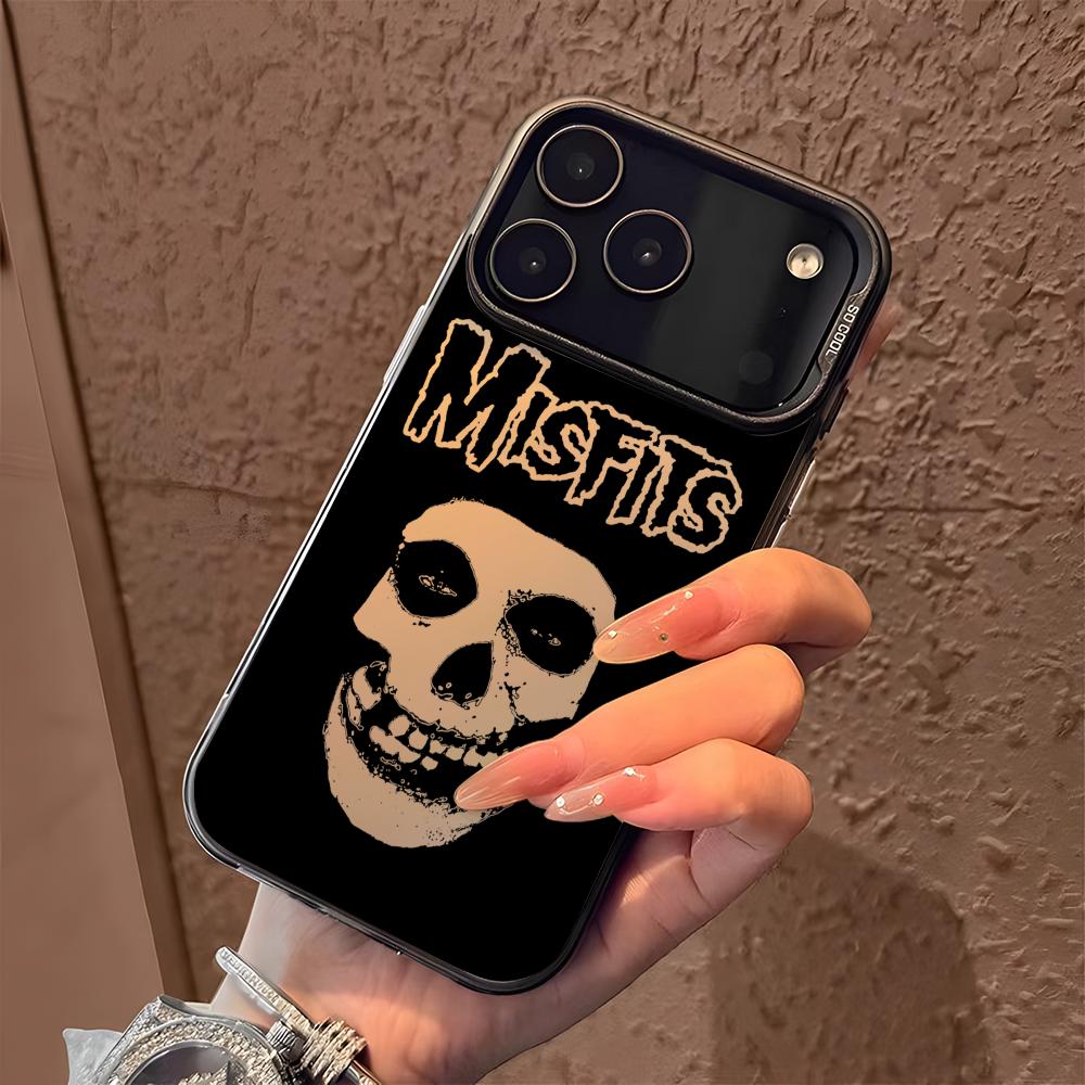 Custodia per telefono Misfits  - Apple Iphone 16 recensione e prezzo